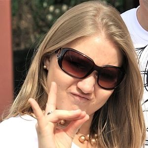 Meet your Posher, Joy